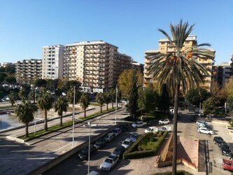 Taranto - Viale Magna Grecia (1).jpg